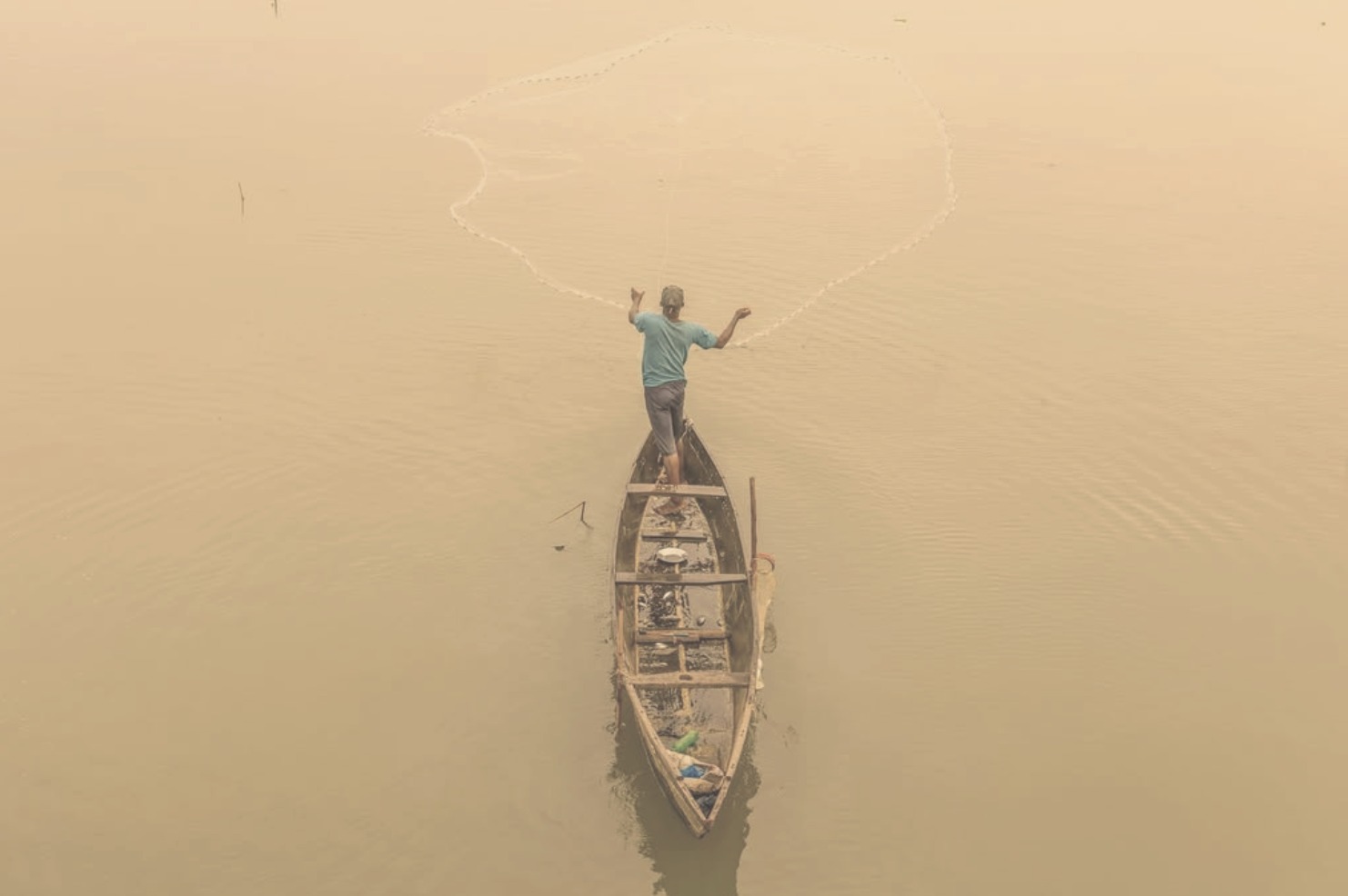 Partager le petit-déjeuner des pêcheurs de Ganvié avant que les bateaux partent.